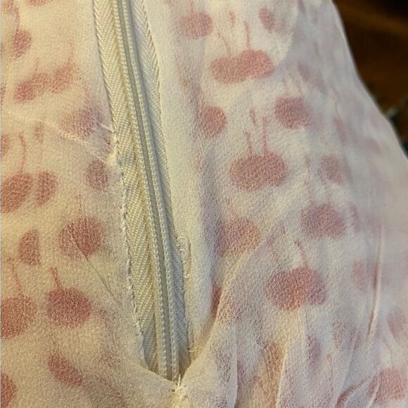 Oscar De La Renta Red & Cream Cherry Print Silk Pleated Skirt size US 00 - Picture 9 of 11